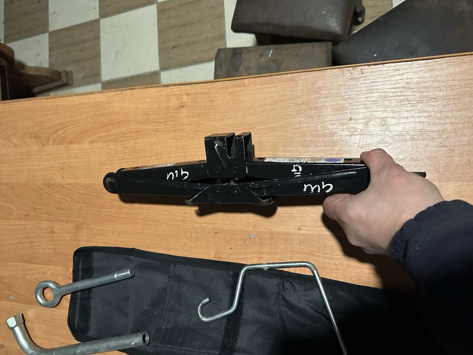 Домкрат jeep renegade,fiat 500x,fiat 500l