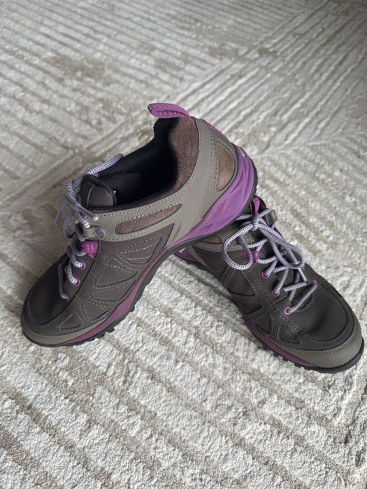 Ténis femininos Merrell em excelente estado