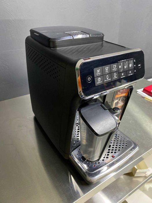 Кавомашина Кавоварка PHILIPS EP3241 LatteGo 3200 Б\У Обслужена