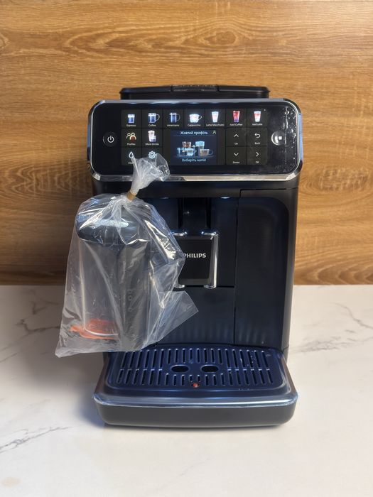 Кавомашина Philips 5500 series LatteGo з Гарантією !!!