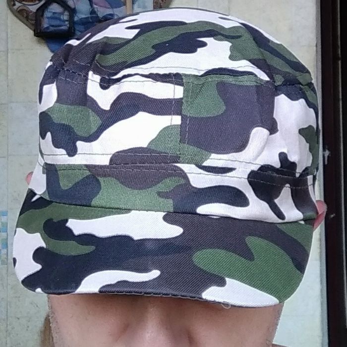 НМужская кепка ( камуфляж ).