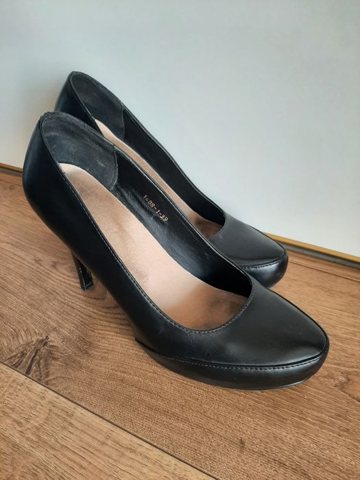 Szpilki czarne r. 39