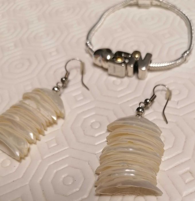 Brincos e pulseira, o lote todo por 10€