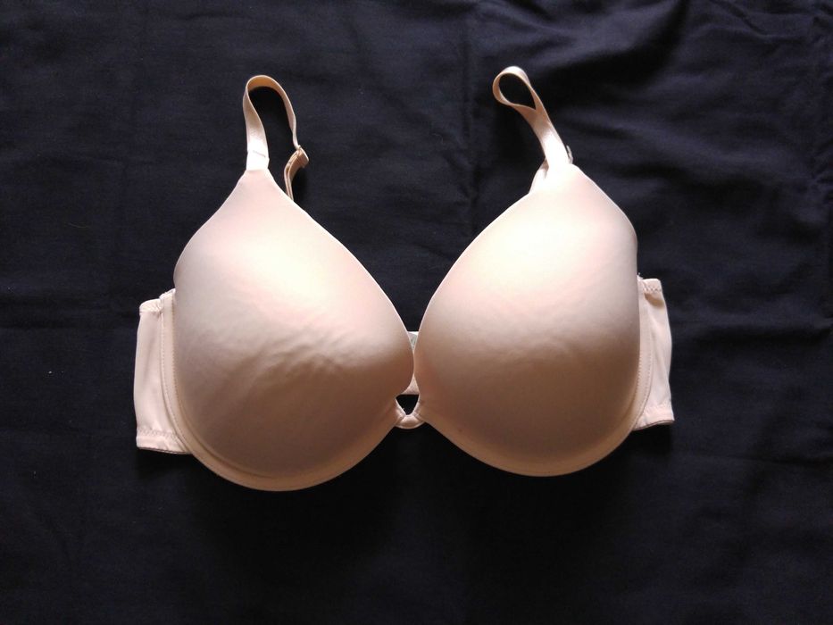 Biustonosz w kolorze beżowym