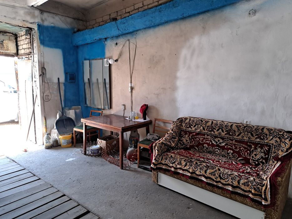 Гараж в кооперативі ДНІПРО яма погріб високий можно под джип спрінтер