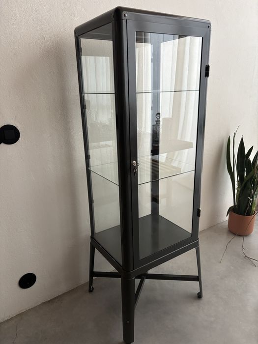 Vitrine IKEA cinza