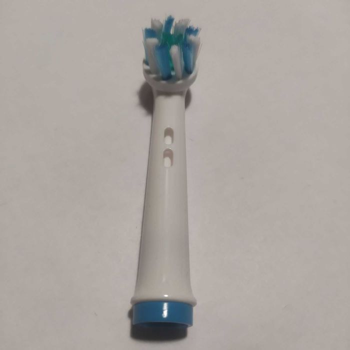 Змінні насадки для електричної зубної щітки Oral-B Braun