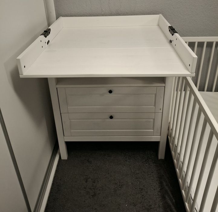 Łóżeczko + przewijak z komodą Ikea+nowy materac z matą