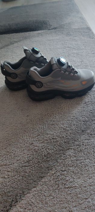 Buty robocze z blachą