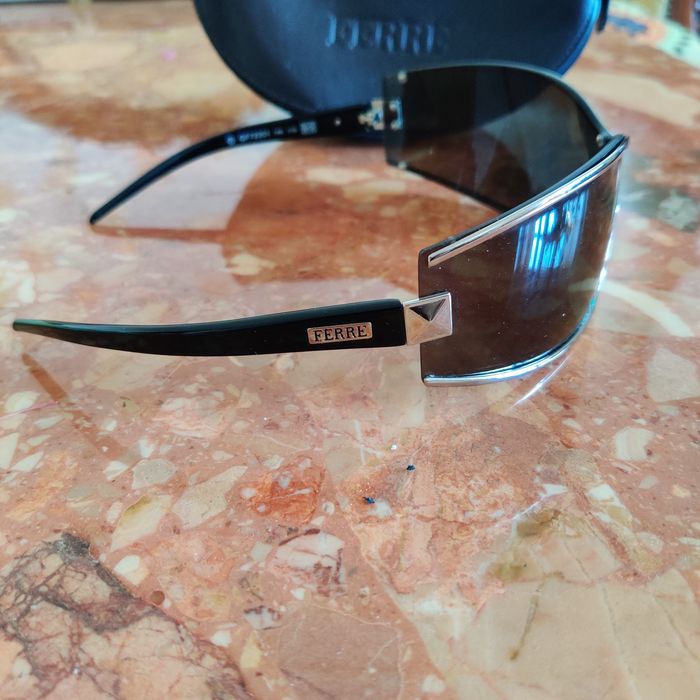 Очки солнцезащитные Ferre