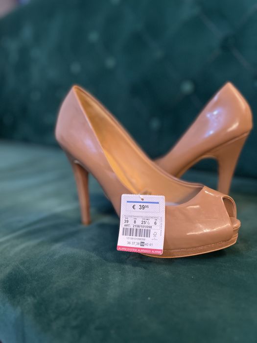 Продам Туфлі Zara Collection by Basic 39 розмір та 36 ( маломірять)