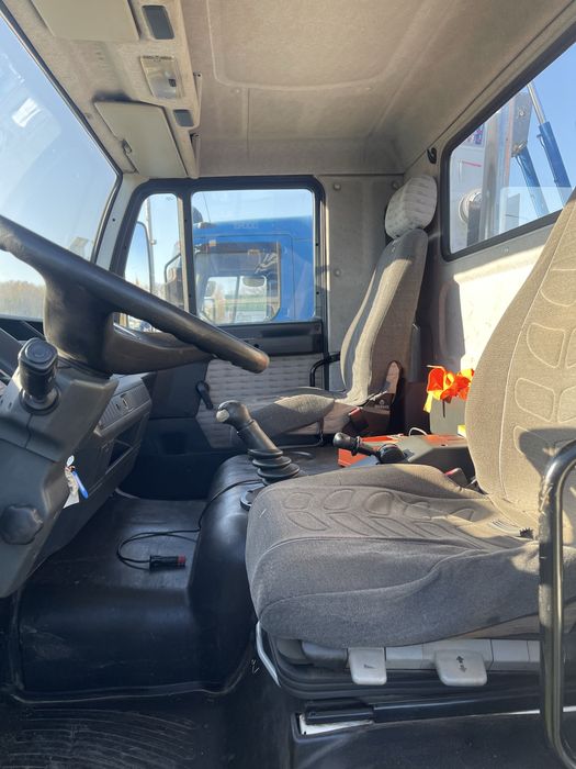 Żuraw Ciesielski dźwig dekarski Böcker AK 27-1000