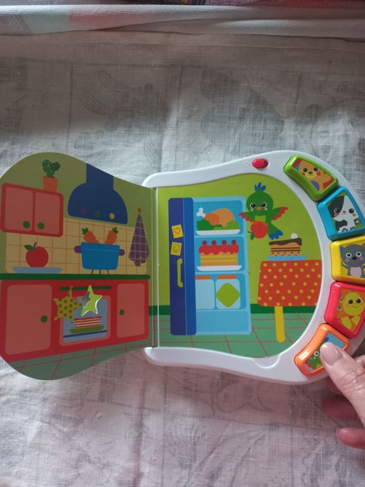 Livro/Brinquedo (Chicco) didático para bébé.