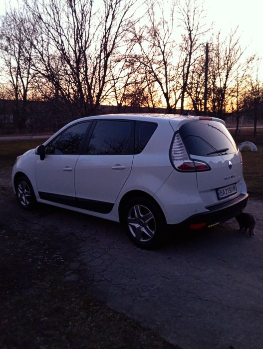 ТЕРМІНОВО. Продам Рено Сценік економний дизель.