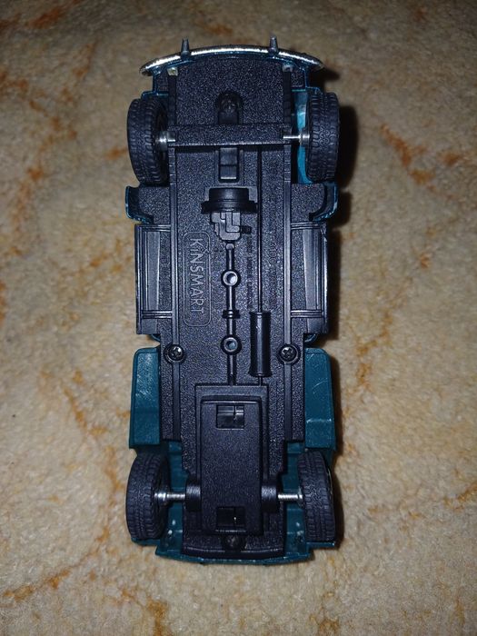 Продам металеві машинки