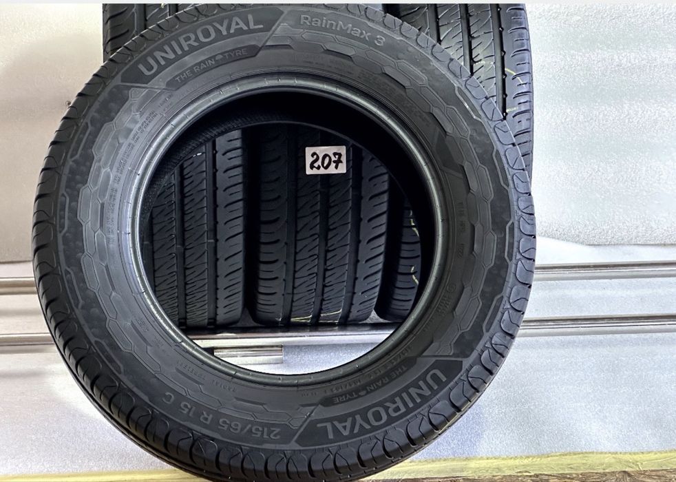 Автошини колеса резина 215/65 R15C Uniroyal Rain Maxx3 літні 2022 рік