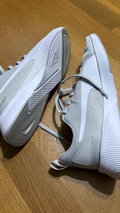 Puma. Nowe adidasy seakersy niskie z materialu