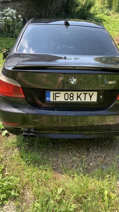 B .M.W    E 60  520 I