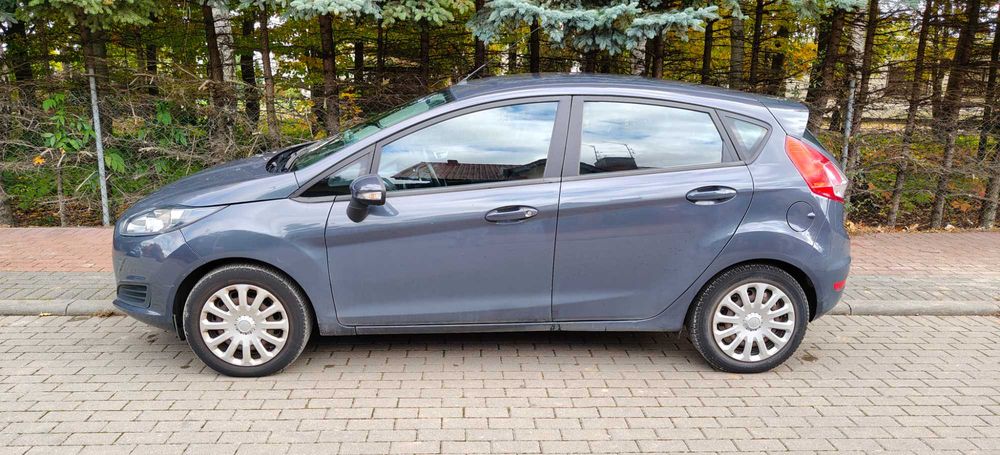 Ford Fiesta - mały przebieg.