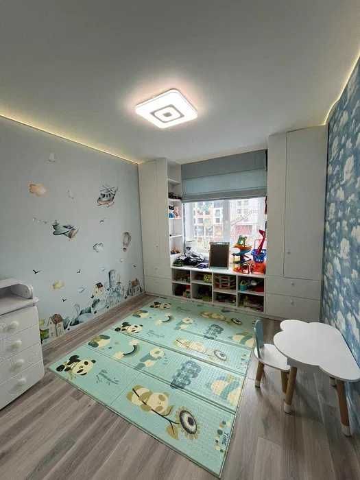 Продам квартиру Бульвар Слави