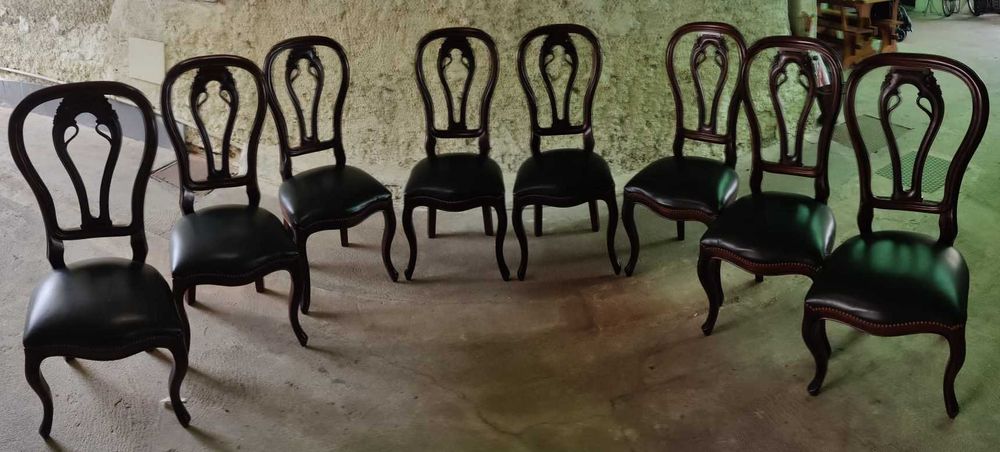 Conjunto de 8 Cadeiras em Madeira Maciça e Pele Genuína