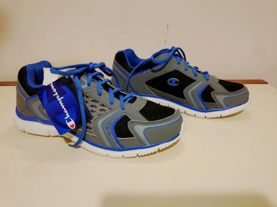 США Легкі Оригінальні Кросівки CHAMPIONS 42-42,5  28-28,5 см Кроссовки
