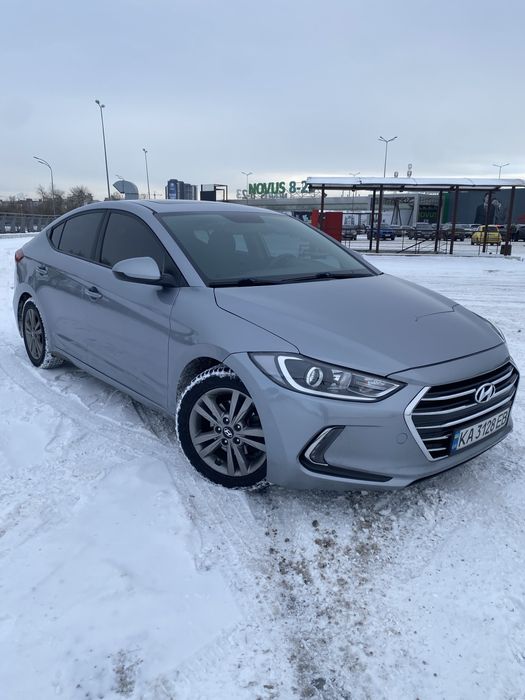 Продаю Elantra 2017