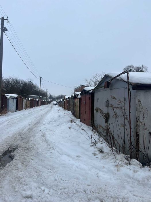Продам гараж з місцем в гаражному кооперативі вул. Авіаційна 24А