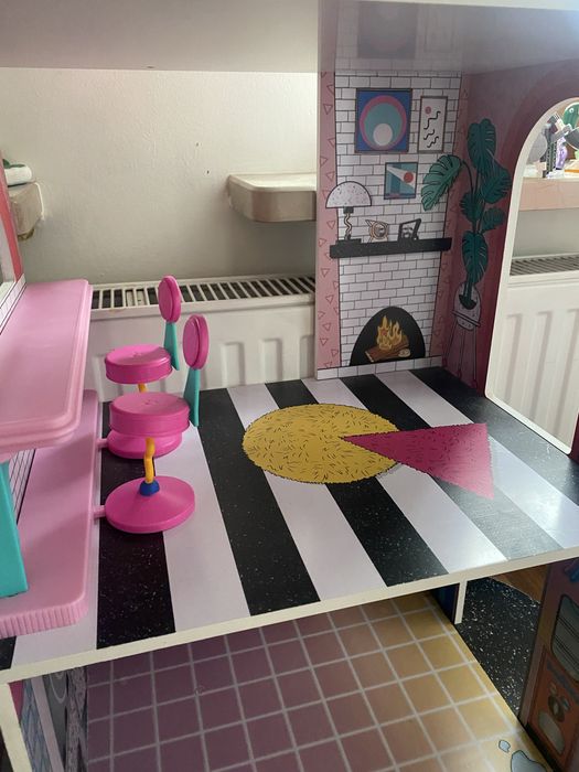 Domek LOL z samochodem