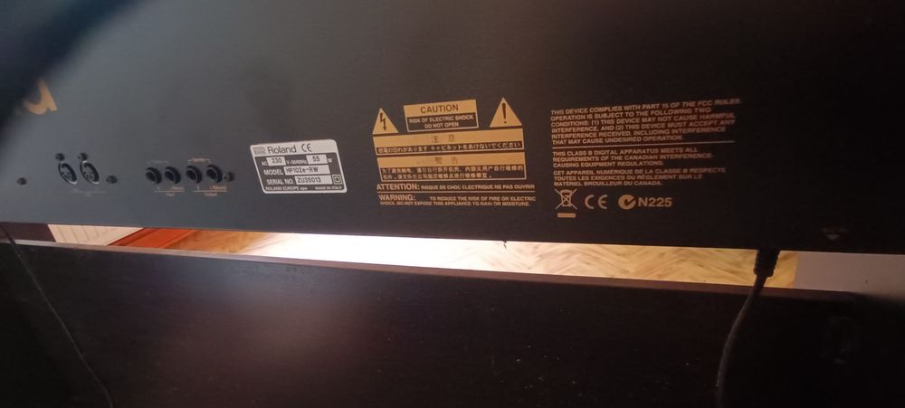 Pianino Cyfrowe Roland HP102e-RW | 88 Klawiszy | Stan Bardzo Dobry