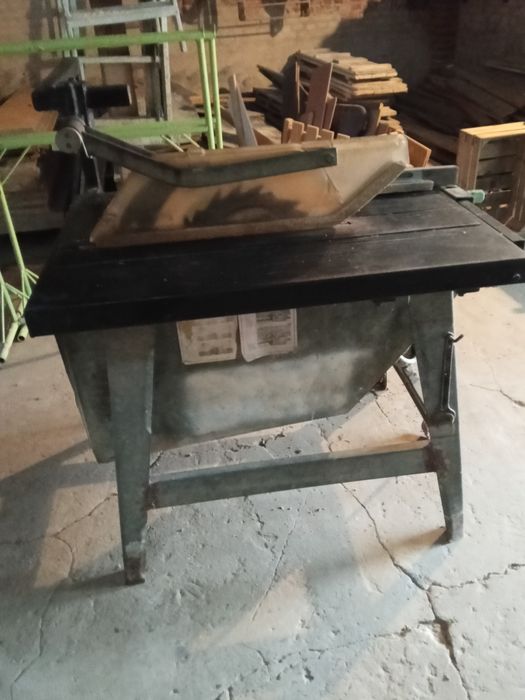 Sprzedam solidną piłę stołową