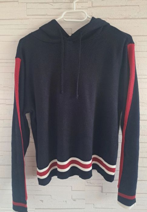 Elegancka bluza z kapturem