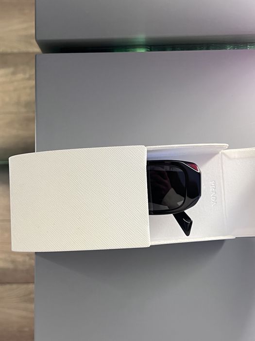 Сонцезахисні окуляри prada dark grey