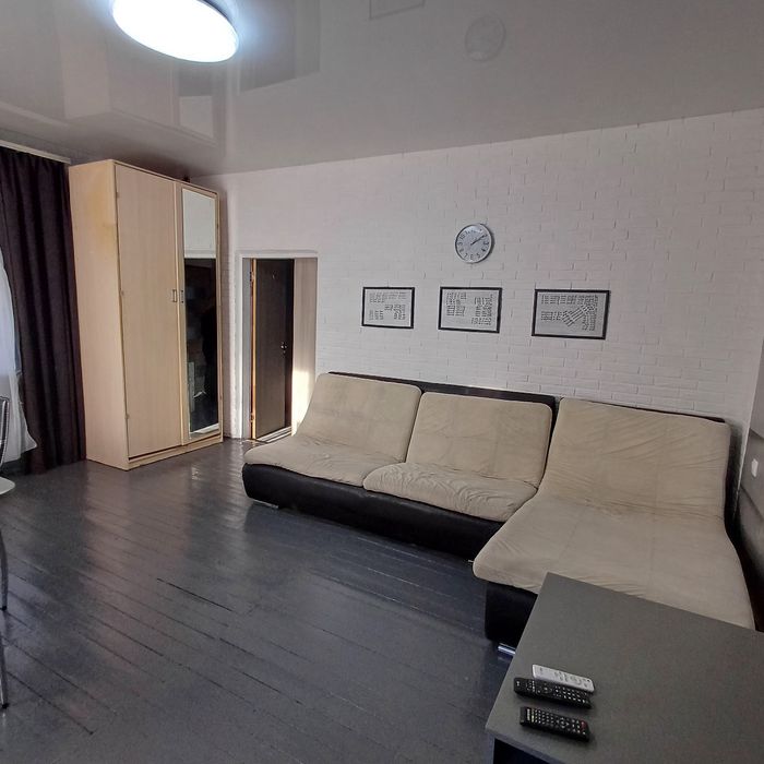 Продаж будинку біля 8 школи.