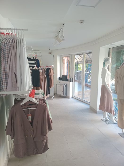 Продам приміщення  на Вокзальній навпроти Трашу!