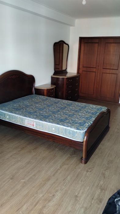 Jogo de quarto completo madeira nobre