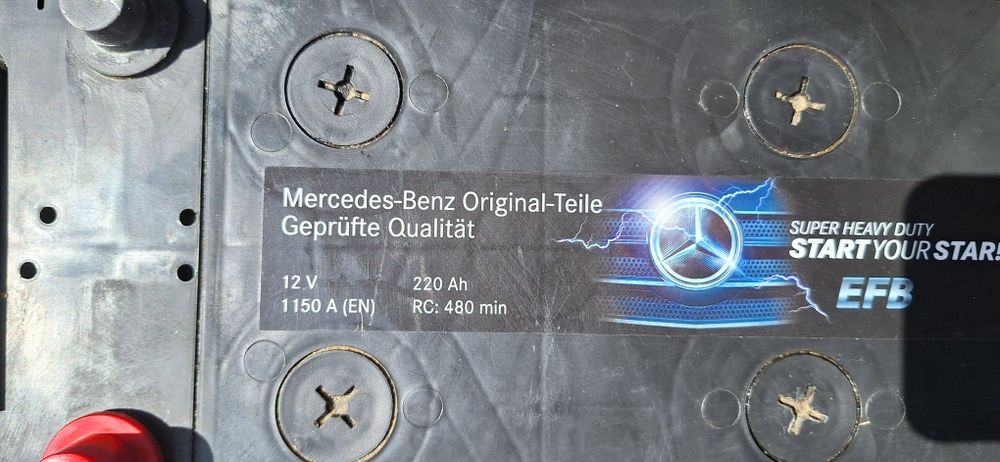 Sprzedam używane akumlatory   12v 1150A 220Ah