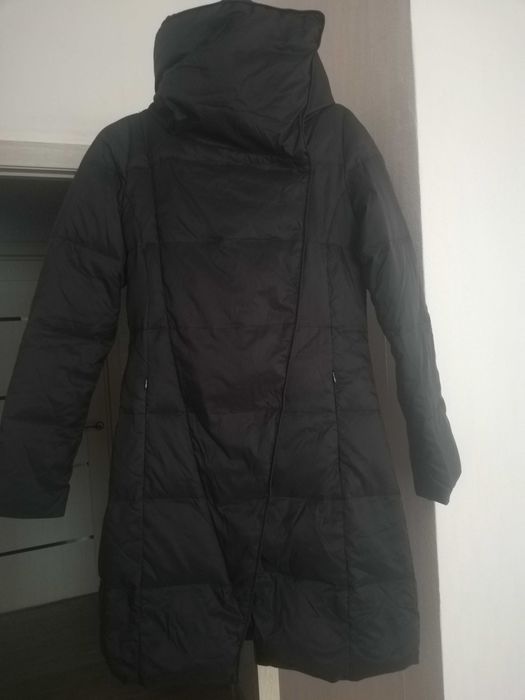 Пуховик фірми Monton у розмірі M