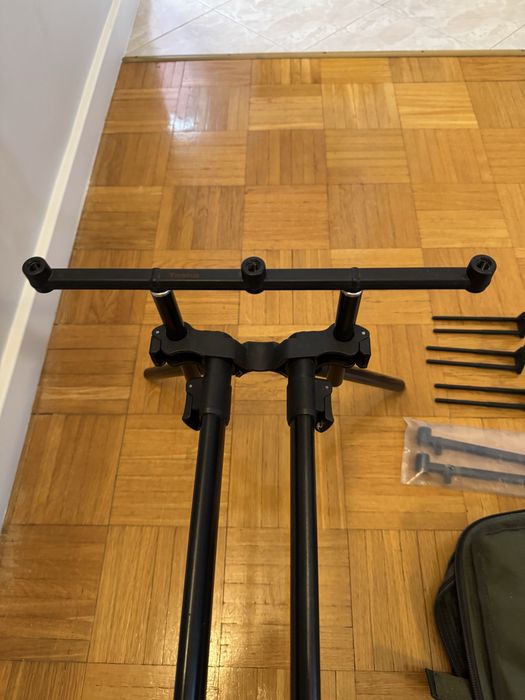 Taska Nanga Pod, rod pod, stojak karpiowy, uchwyt, stanowisko.