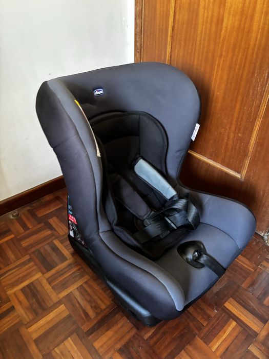 Cadeirinha Chico com Isofix em excelente estado