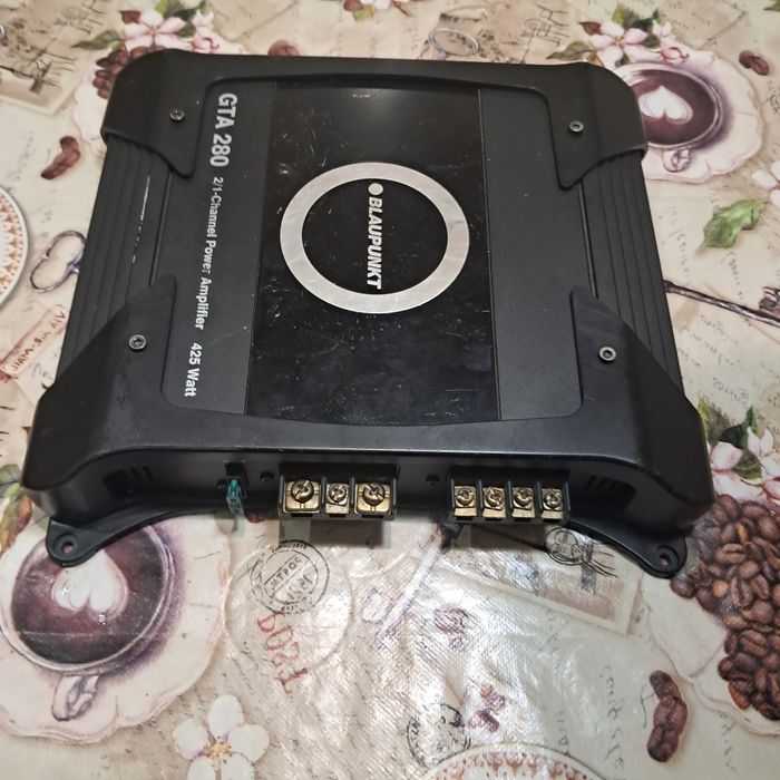 Авто уселитель звука фирмы Blaupunkt