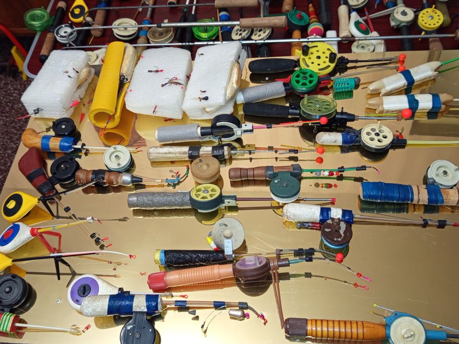 Продам зимние ящики удочки