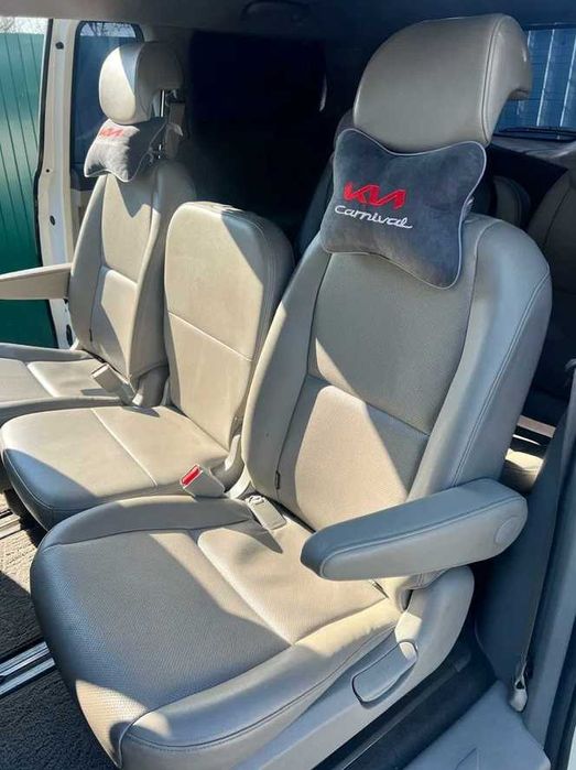 Kia Carnival 2.2 CRDi  2015 рік 9 місць