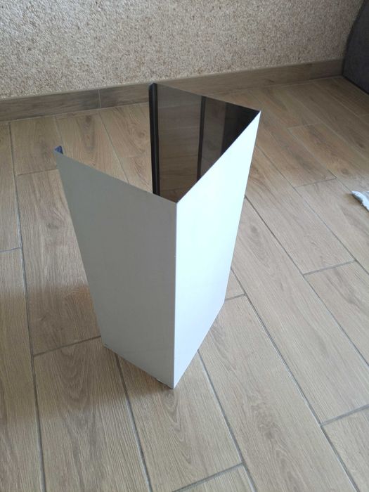 Для вытяжки декоративный короб из нержавейки, в  защитной пленке