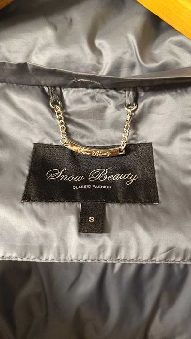 Продам стильную женскую куртку пуховик 50-52р.