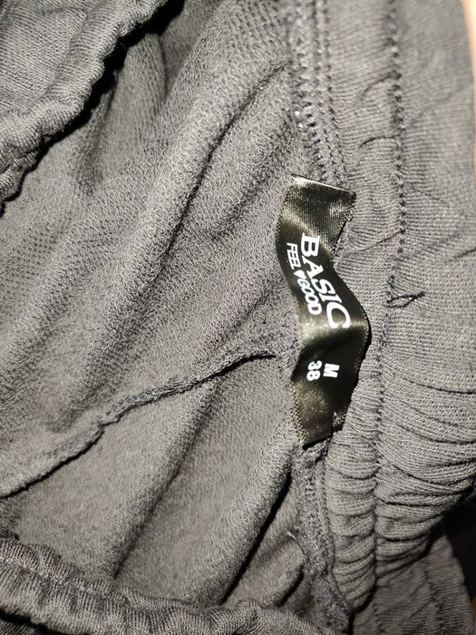 Nowe spodnie dresowe