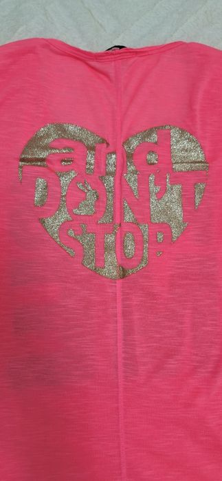 Conjunto Verão: T-shirt Pink "Kiss Me" Tam + Saia Rosa Pastel Tam. M