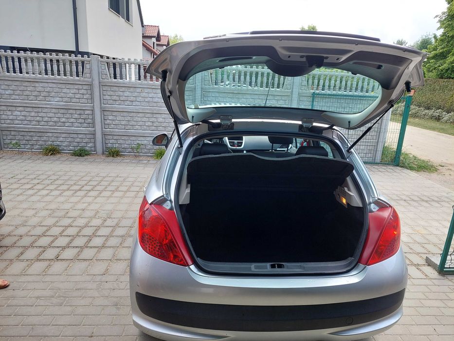 Samochód Peugeot 207 1.4 16V Sporty
