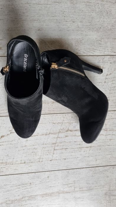Buty, botki czarne, zamszowe, kozaczki szpilki rozmiar 35