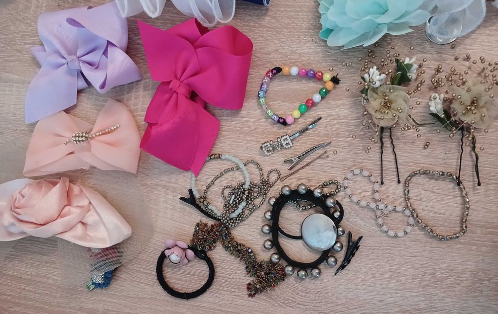 Банти, заколки за все 200 грн